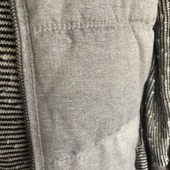 OLD NAVY Gray Herringbone Pattern Puffy Vest - XS - Picture 9 of 9